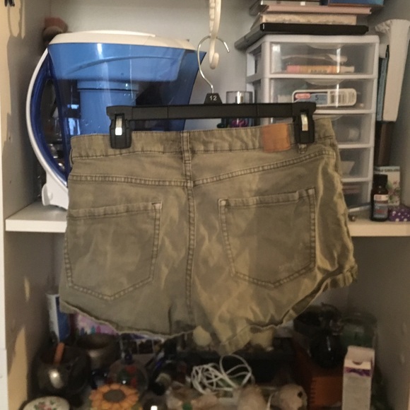 H&M denim shorts , red and green bundle! 15 for 2 - Picture 8 of 8